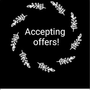 Offers welcome in my closet! 🎄